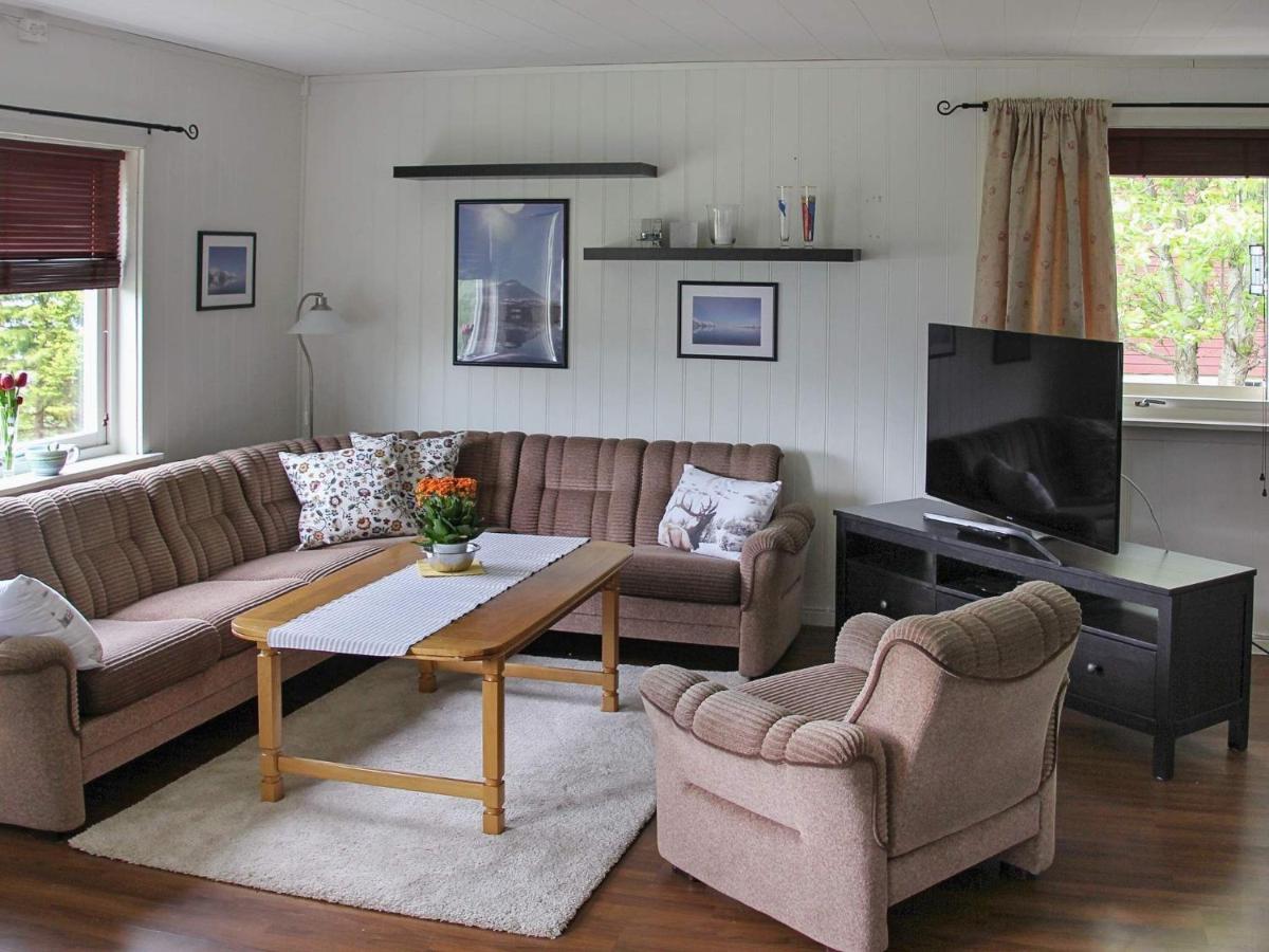 10 Person Holiday Home In Lyngseidet Bagian luar foto