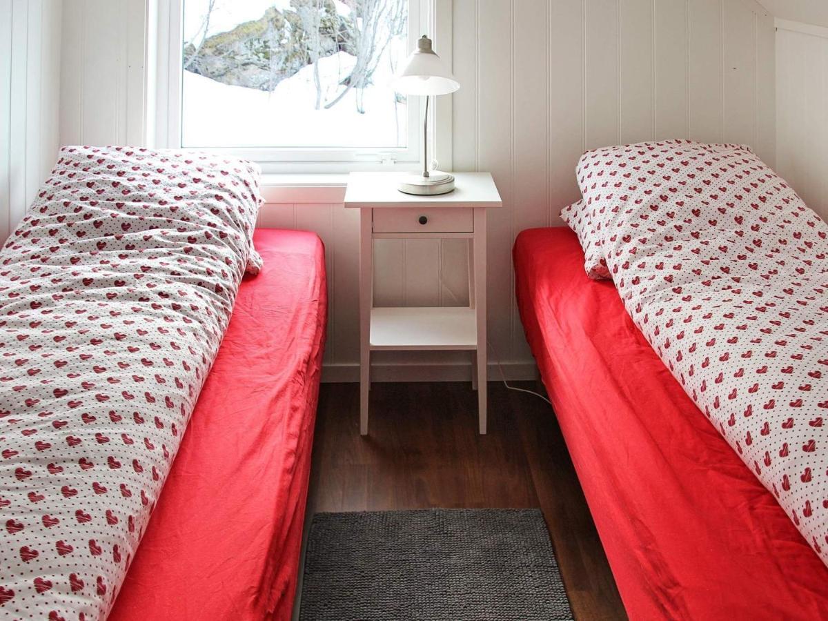 10 Person Holiday Home In Lyngseidet Bagian luar foto