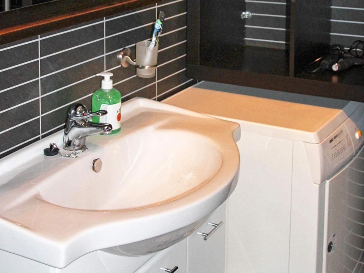 10 Person Holiday Home In Lyngseidet Bagian luar foto