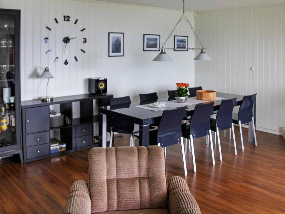 10 Person Holiday Home In Lyngseidet Bagian luar foto